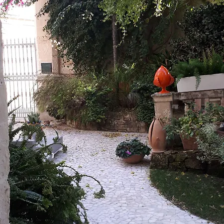 לינה וארוחת בוקר Dimora Storica Muratore לצ'ה