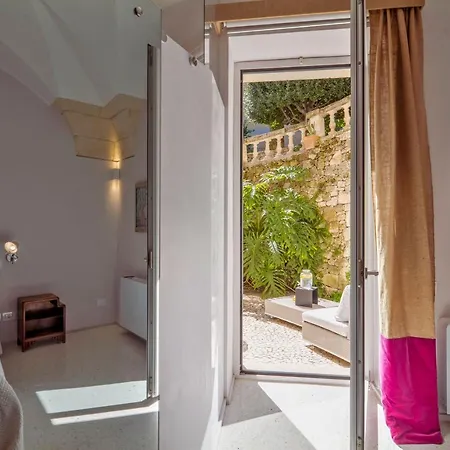 Dimora Storica Muratore Bed & Breakfast 4*