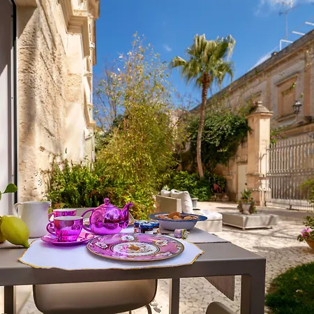 Dimora Storica Muratore Couette-café Lecce