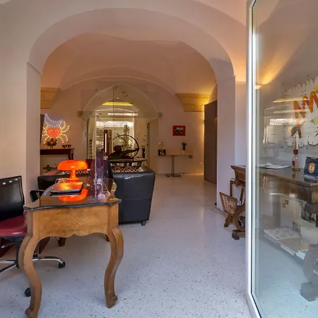 Dimora Storica Muratore Couette-café 4*