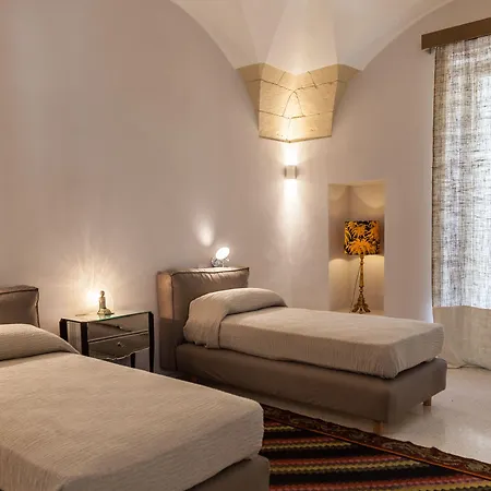 Bed & Breakfast Dimora Storica Muratore 4*