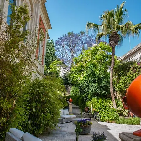 Dimora Storica Muratore 4* לצ'ה